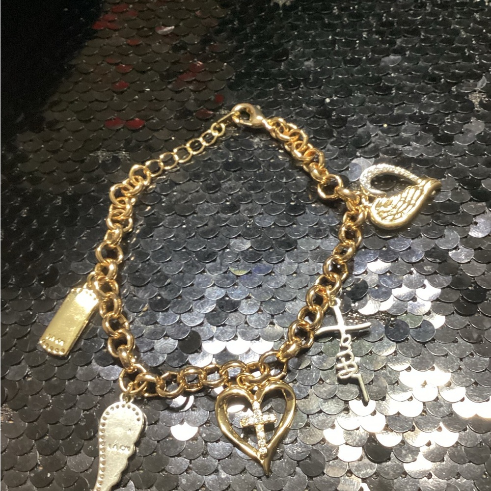 NWOT Gold Inspirational Charm Bracelet with Heart and Cross